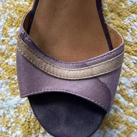 BC Because I Wear Rose Colored Glasses Rainbow Purple Wedge Size 8.5 - Picture 13 of 13